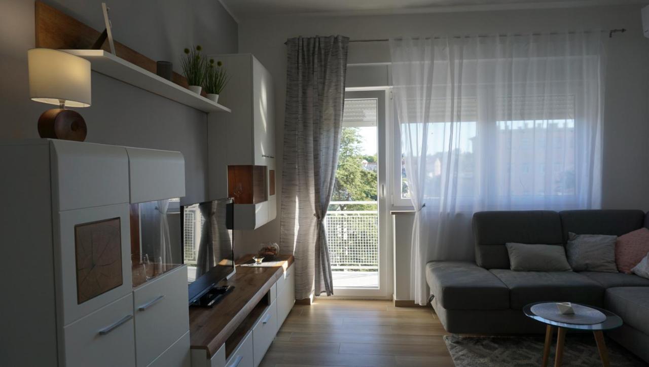 Apartman Luka PUY Eksteriør bilde